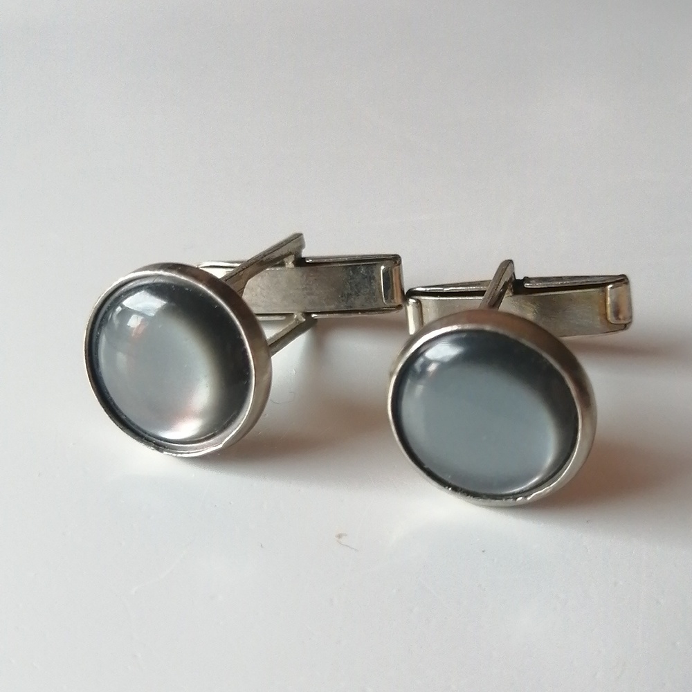 Vintage 1940s Gray Moon Glow Silvertone Cufflinks
